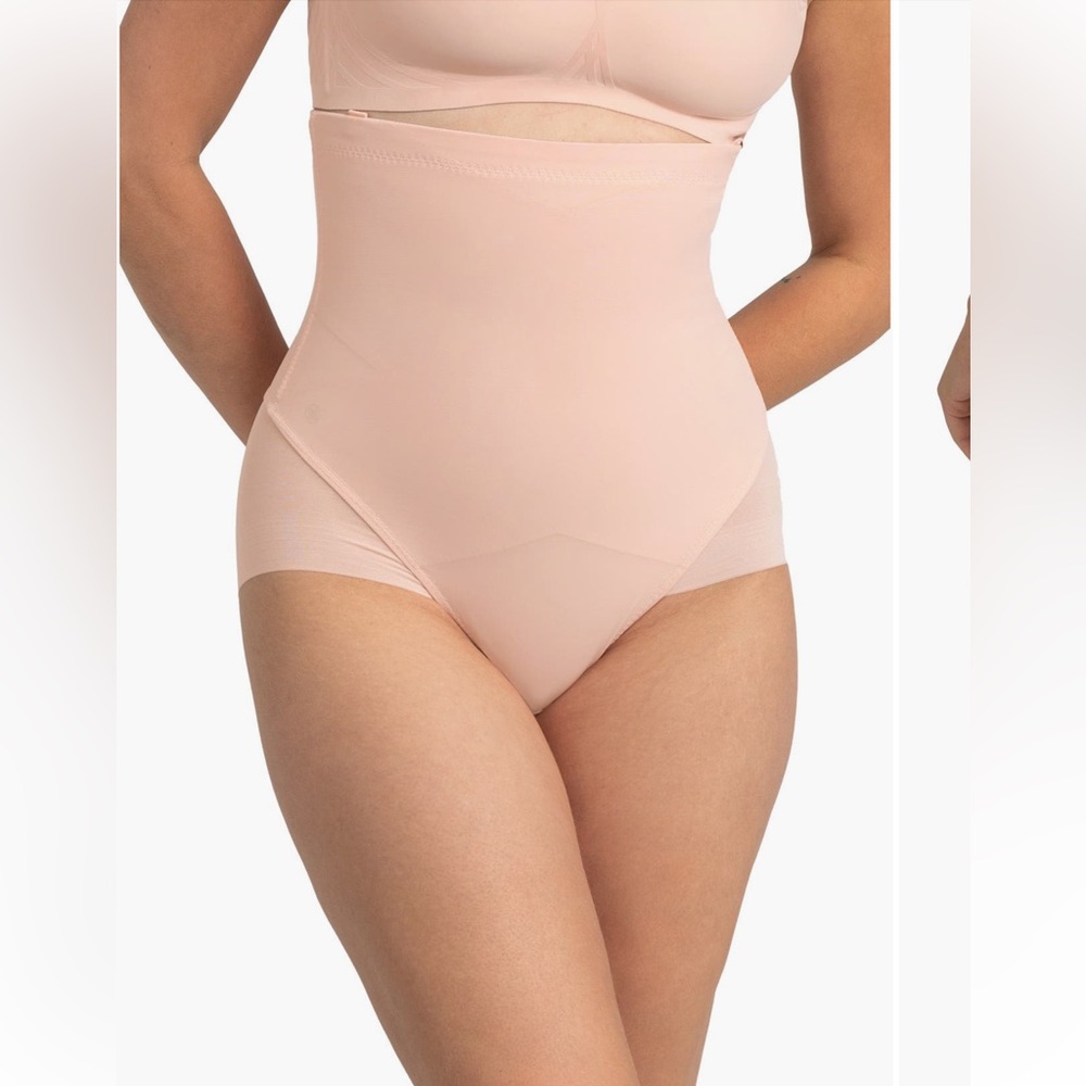 Honeylove NWOT superpower brief peach shape wear